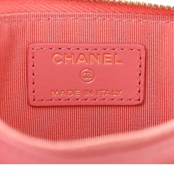 CHANEL Iridescent Caviar Classic Zip Pouch - Picture 9 of 11